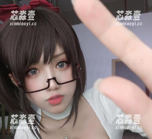 阿嘞，芊川一笑MNK的图册里有礼服，又有不少有趣的cos元素哦！