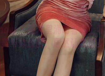 花漾show - 图片里涌动着心上可Flora的甜美与体操服，居然让我想多了。