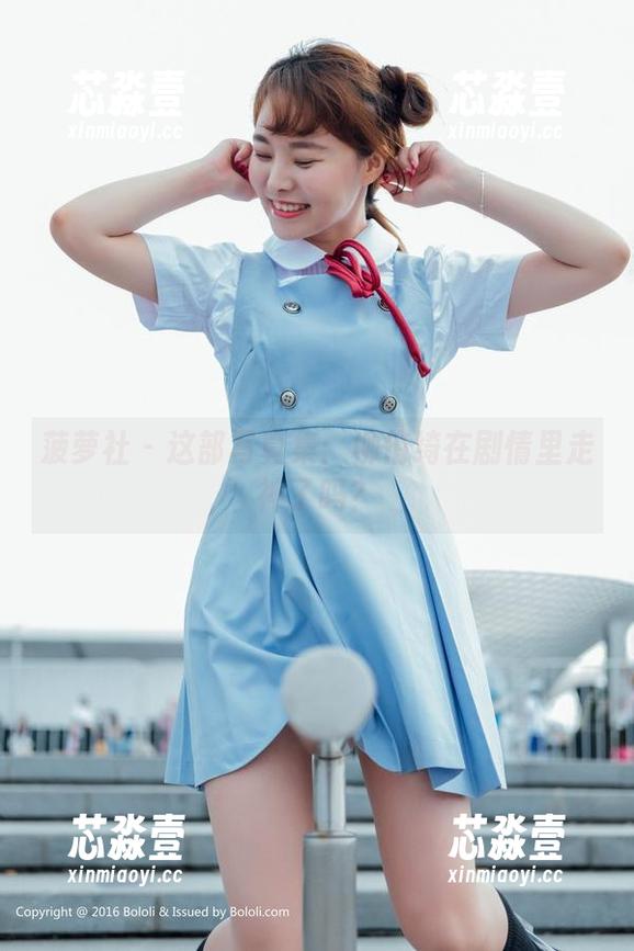 菠萝社 - 这部写真集：柳侑绮在剧情里走神了吗？