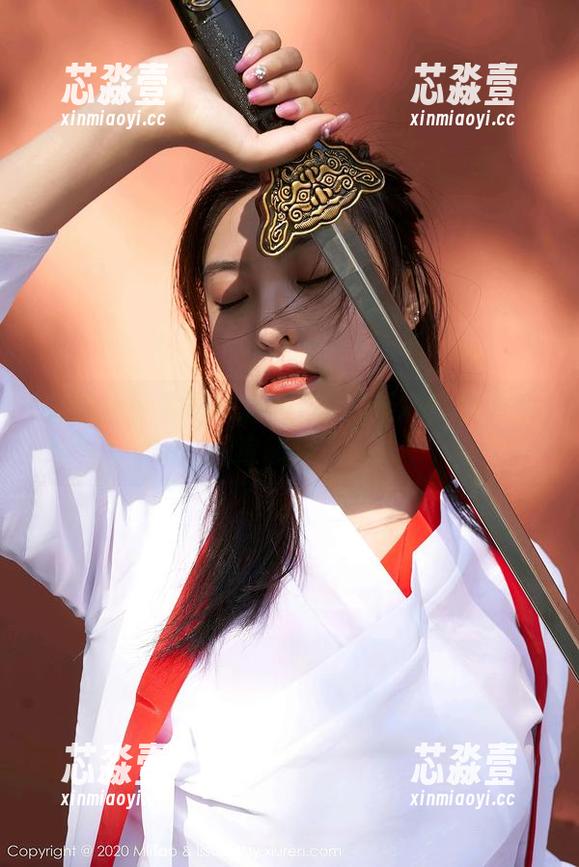 蜜桃社 - 校园探险和E杯奶茶的完美结合：图库随便下载！