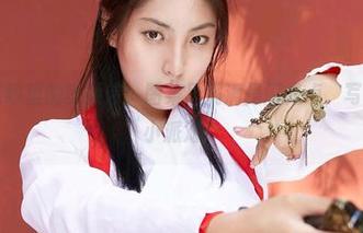 蜜桃社 - 婚纱里的李颖诗，图集里满满是闪光点，写真就像一场小派对！