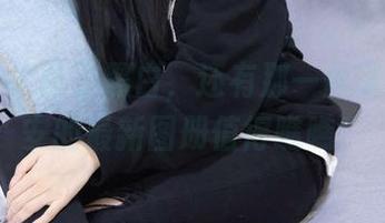 袜啵啵 - 除了黑白，还有那一丝迷雾，小安的最新图册值得瞧瞧！