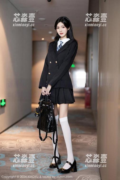 语画界 - 敢挑战？最新套图，杨晨晨sugar黑丝内衣的诱惑力竟能惊动整个社区！