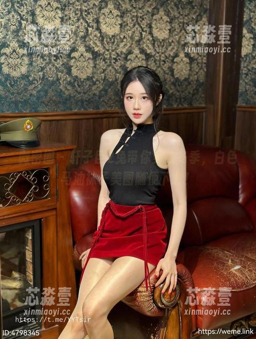 微密圈 - 轩子巨2兔带你穿越冬季，白色马油袜子美图随便下载！