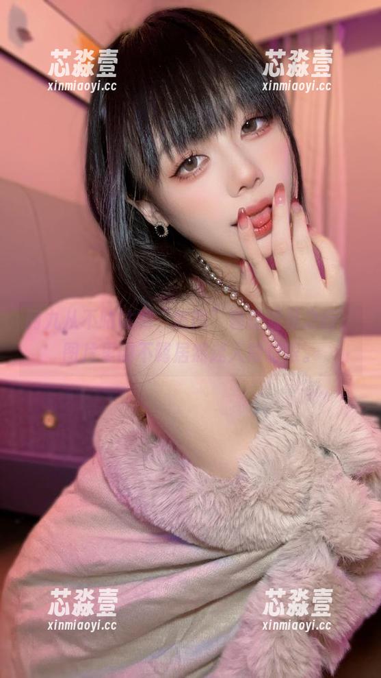 阿九从不咕咕的“然而”碧蓝温泉之行，图片里的不羁居然迷人得刺眼。