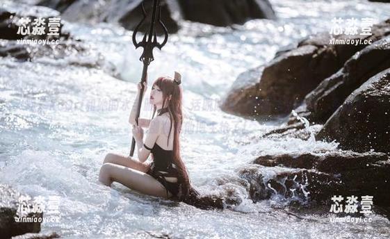 阿薰kaOri和她的水手服cos，活脱脱是自带魔法的水手，资源小心别被其他博主抢了！