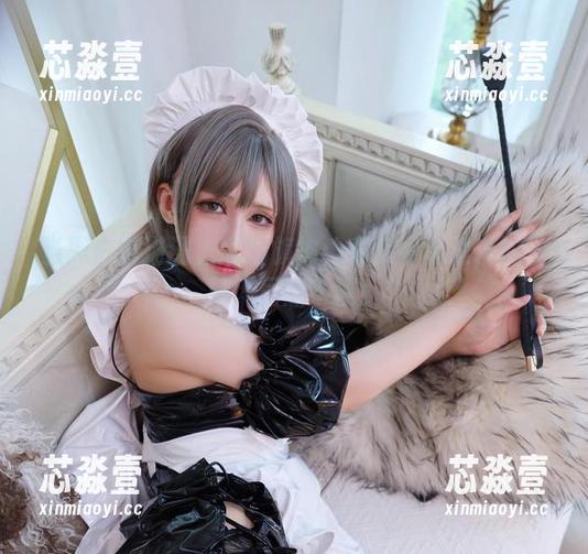 当黑白御猫遇上靡烟旗袍：私房写真逆袭的一幕，居然不腻！